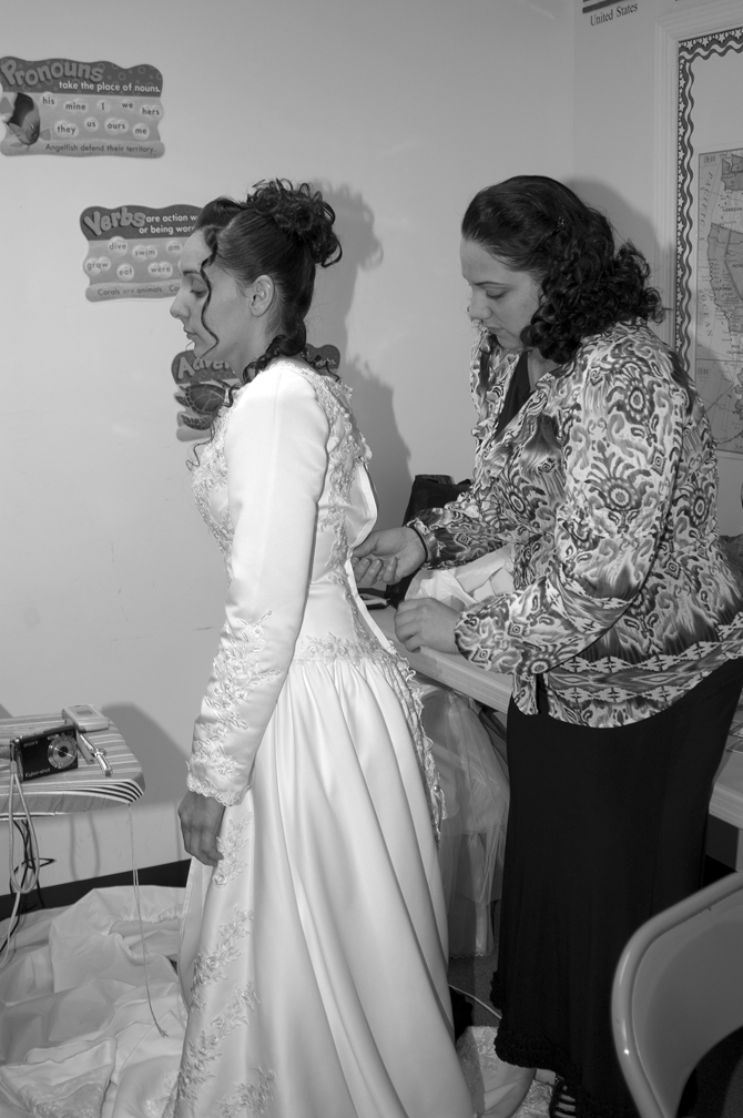 Beautiful Photograph of a bride getting ready for the wedding in miami Beautiful Photograph of a bride getting ready for the wedding in miami